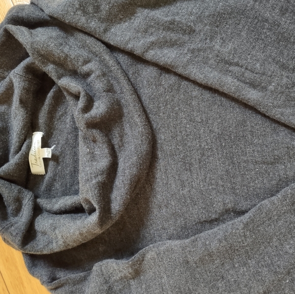 Women big neck sweater - Picture 2 of 3